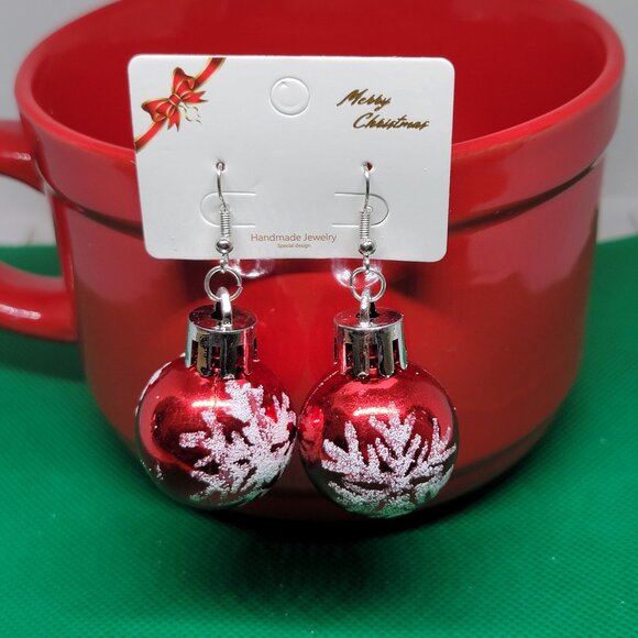 Christmas Ball Snowflake Ornament Earrings Dangle 1 1/2 In Drop Red White - Picture 4 of 6